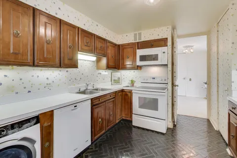 $650,000 | 1110 North Lake Shore Drive, Unit 29S, Chicago, IL 60611