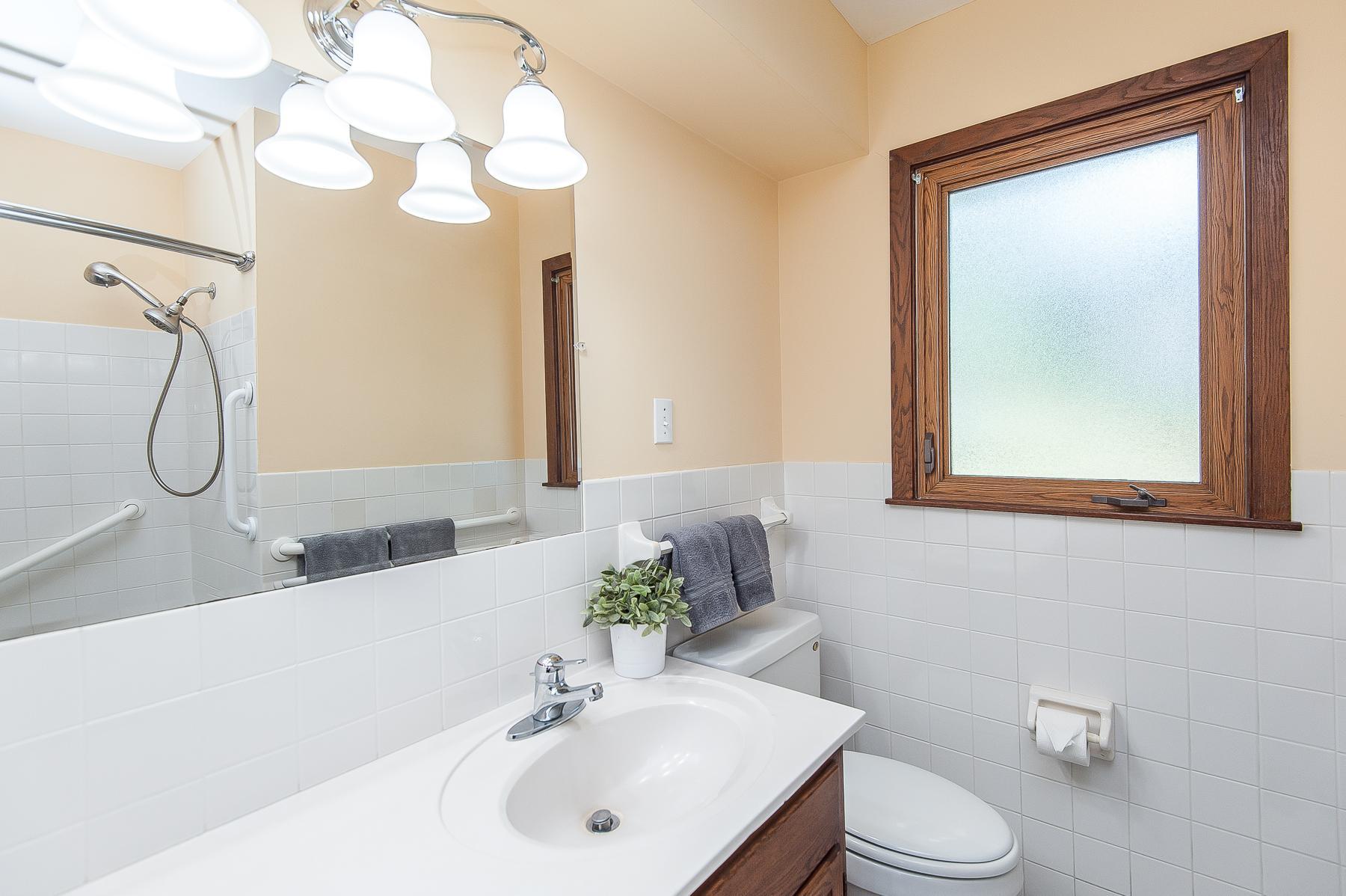 215 26th Street Northwest Rochester, MN 55901 - Photo 11 of 31