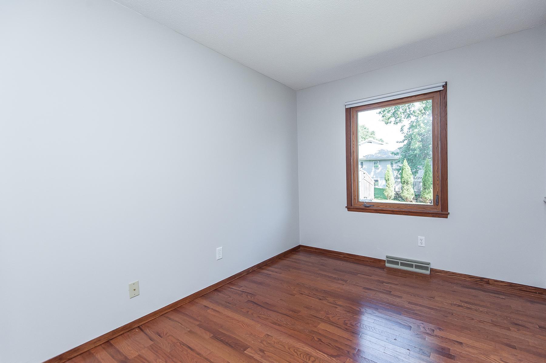 215 26th Street Northwest Rochester, MN 55901 - Photo 13 of 31
