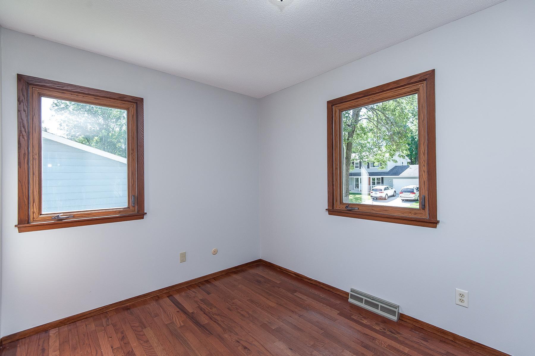 215 26th Street Northwest Rochester, MN 55901 - Photo 17 of 31