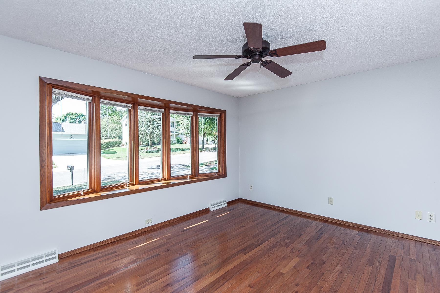 215 26th Street Northwest Rochester, MN 55901 - Photo 5 of 31