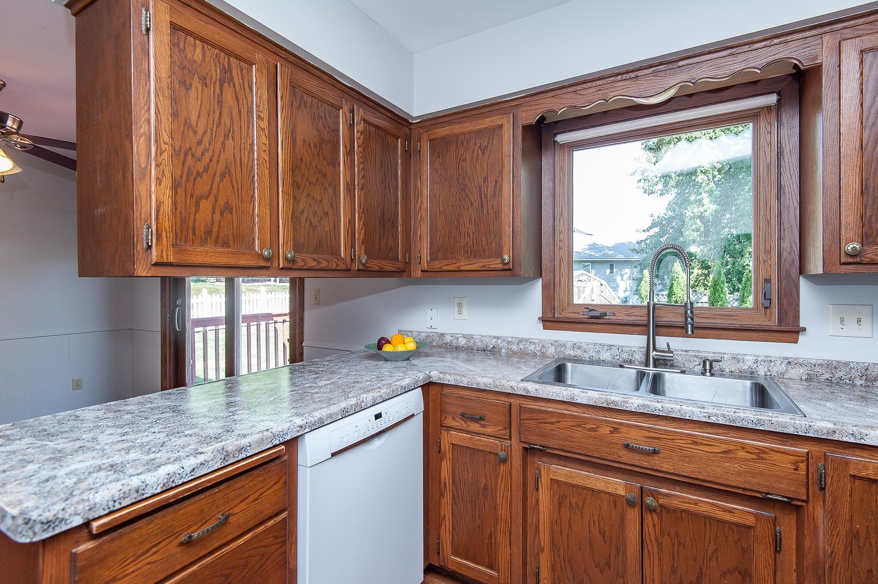 215 26th Street Northwest Rochester, MN 55901 - Photo 9 of 31