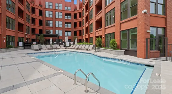 $3,215 | 300 East 36th Street, Unit C1, Charlotte, NC 28206