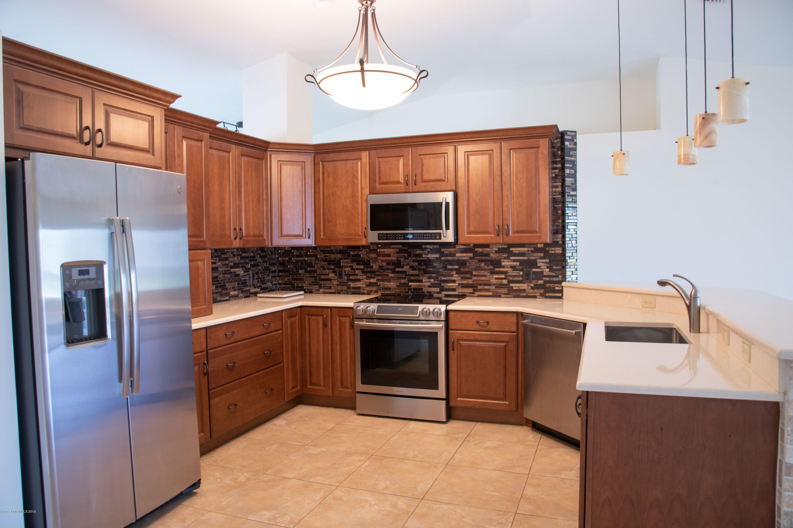 327 Lisa Road Northeast Palm Bay, FL 32907 - Photo 2 of 27 Kitchen