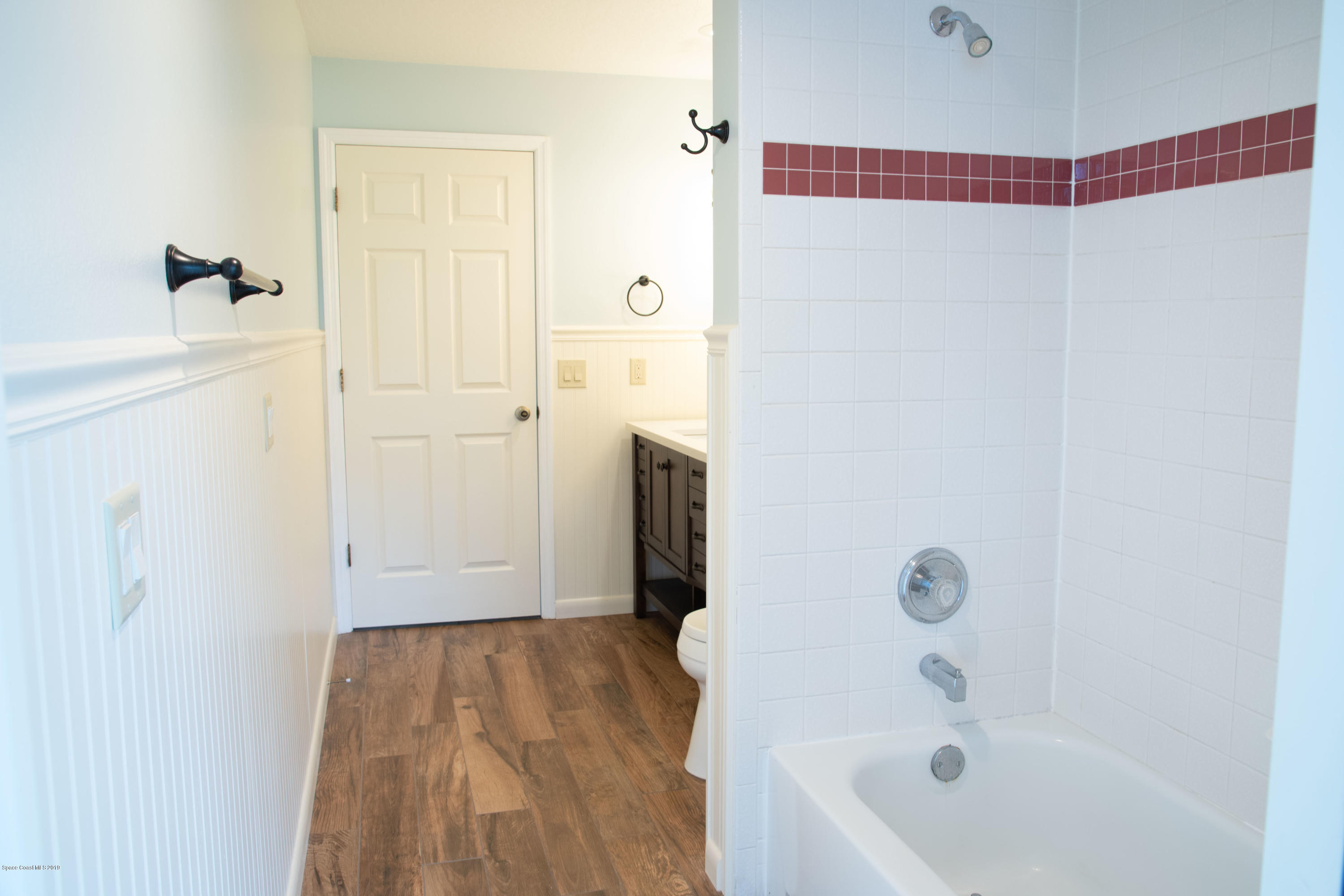 327 Lisa Road Northeast Palm Bay, FL 32907 - Photo 21 of 27 Guest Bath