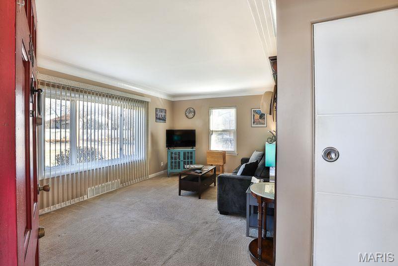 326 East Glendale Road Webster Groves, MO 63119 - Photo 4 of 21