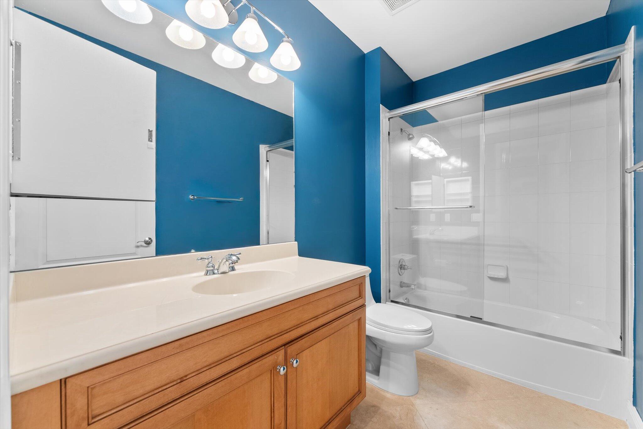 604 Northeast Francesca Lane Boca Raton, FL 33487 - Photo 39 of 58 1st floor bathroom