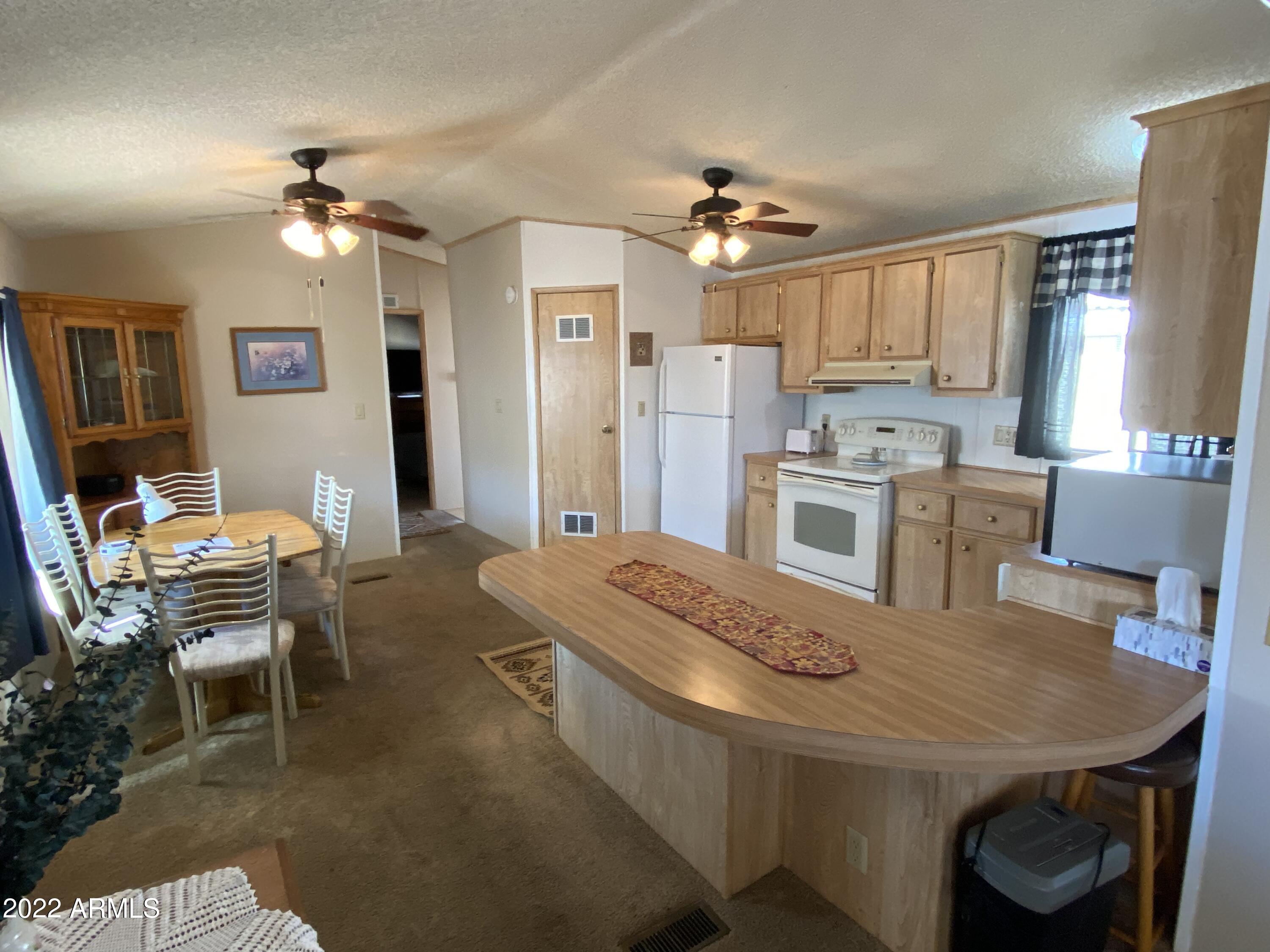 652 South Ellsworth Road, Unit 50 Mesa, AZ 85208 - Photo 4 of 13 24F54C55-F874-4AA0-BD34-88ADB18F21C0