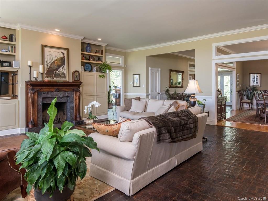 58 Running Ridge Road Asheville, NC 28804 - Photo 16 of 36 Gallery Image 16