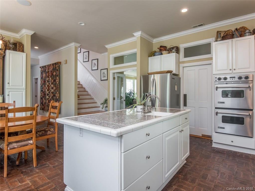 58 Running Ridge Road Asheville, NC 28804 - Photo 21 of 36 Gallery Image 21