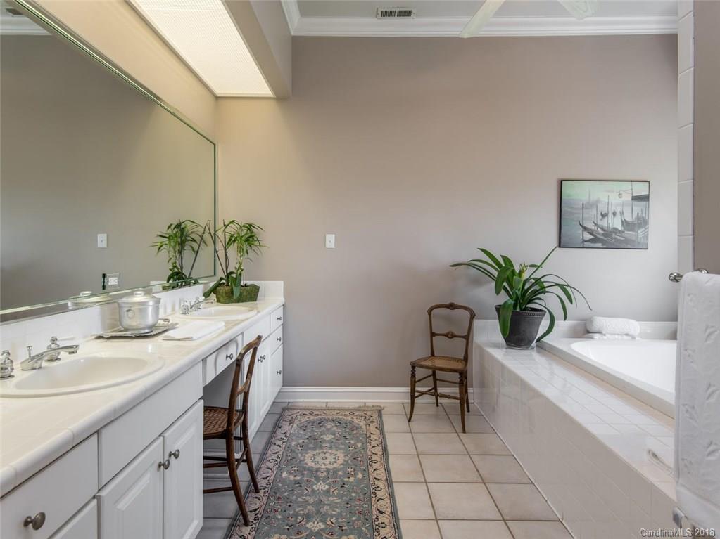 58 Running Ridge Road Asheville, NC 28804 - Photo 24 of 36 Gallery Image 24