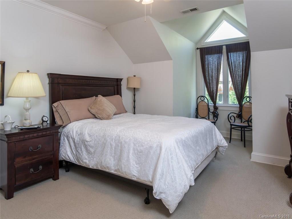 58 Running Ridge Road Asheville, NC 28804 - Photo 28 of 36 Gallery Image 28