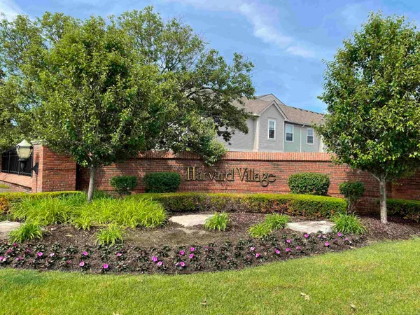 $248,500 | 15336 Yale Drive, Unit 227, Clinton Township, MI 48038