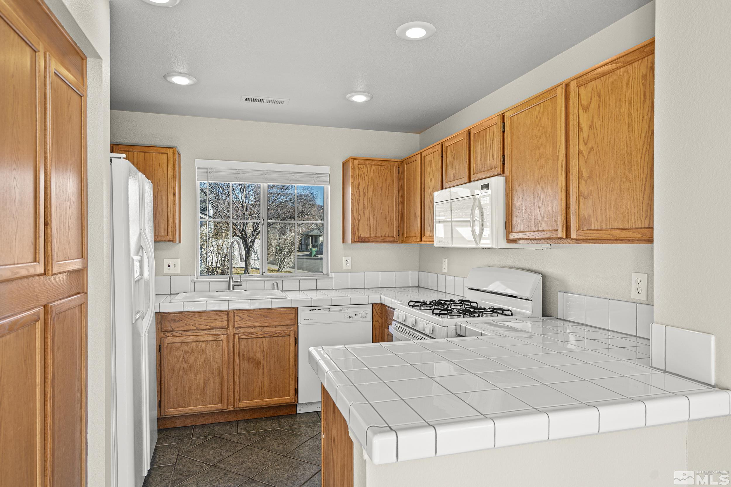 3102 May Rose Circle Reno, NV 89502 - Photo 5 of 16 Photo 5