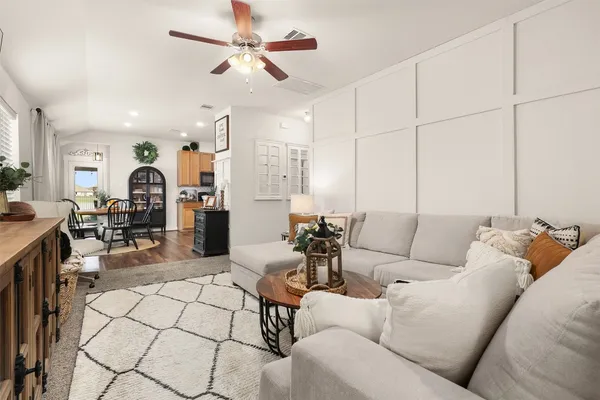 $2,500 | 2505 Bernadino Drive, Texas City, TX 77568