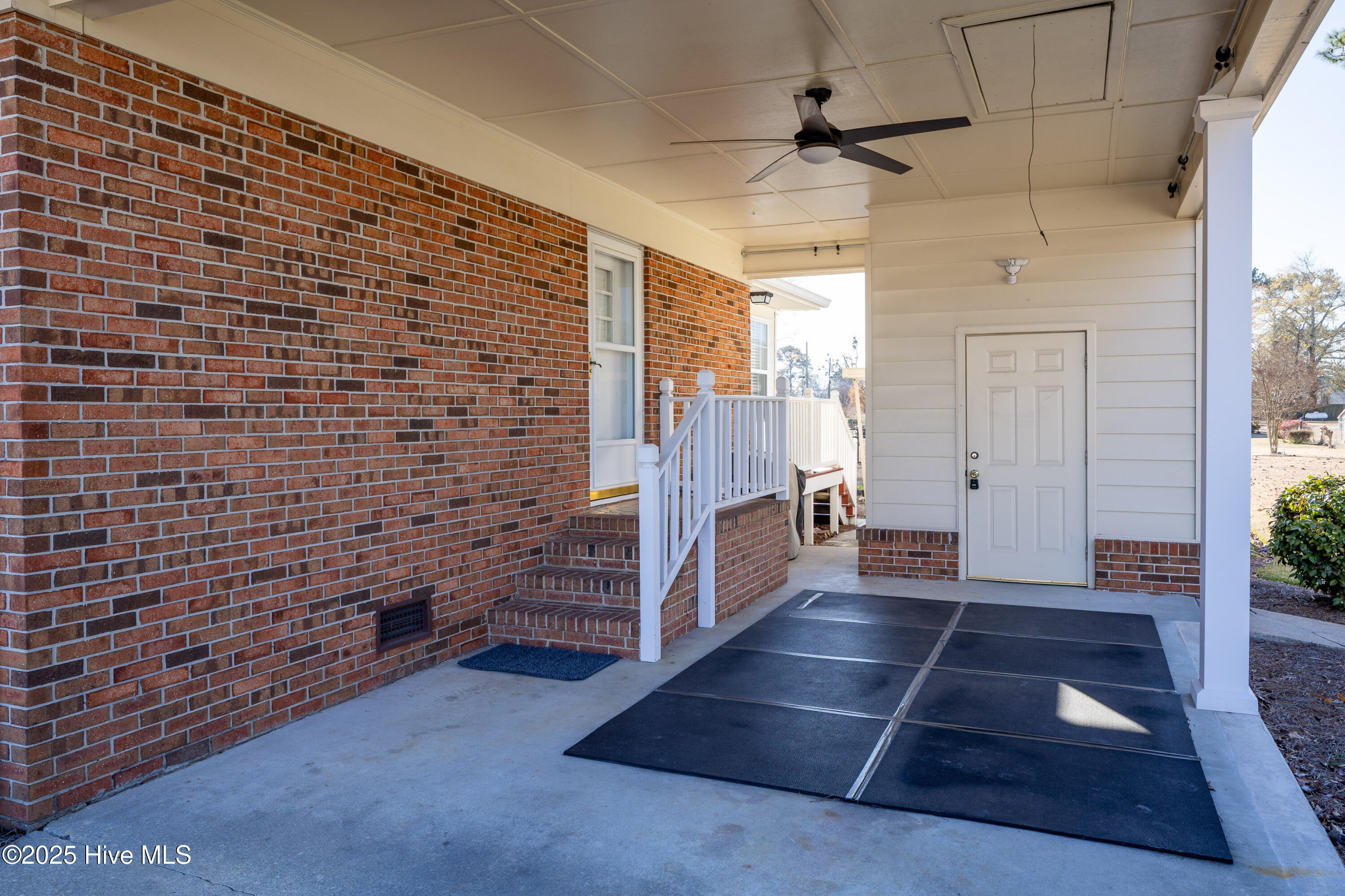 402 Willow Road Clinton, NC 28328 - Photo 28 of 31 402 Willow Rd4