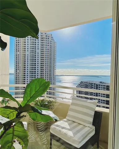 $785,000 | 888 Brickell Key Drive, Unit 2209, Miami, FL 33131