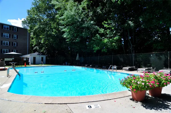 $2,500 | 1 Consulate Drive, Unit 2K, Tuckahoe, NY 10707