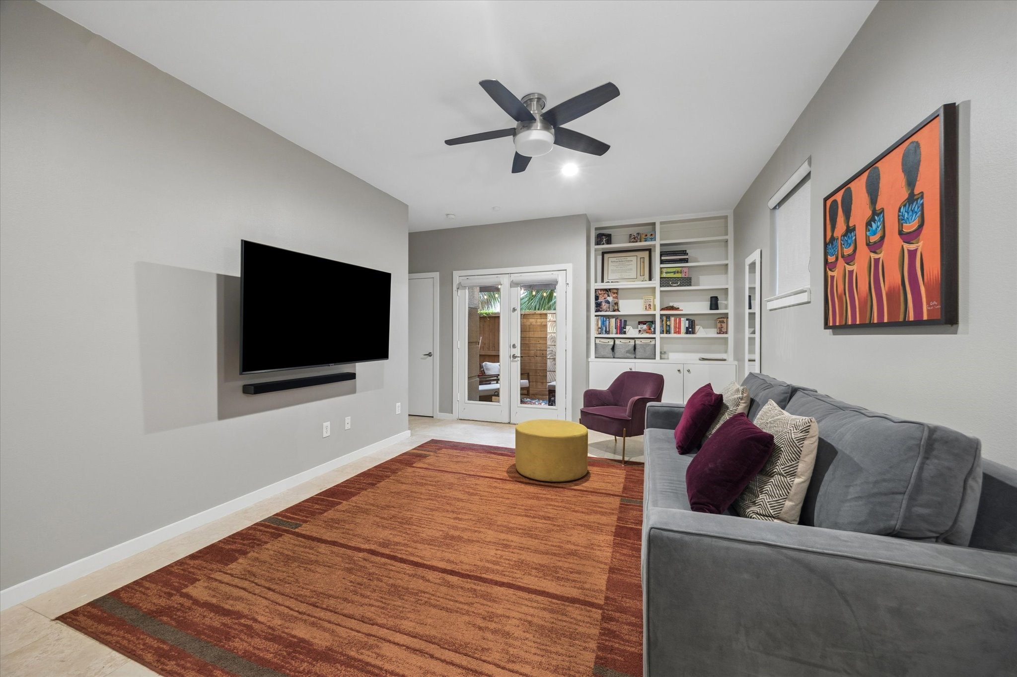 4331 O'Reilly Houston, TX 77007 - Photo 9 of 45 First Floor bonus Room complete with en-suite bathroom.