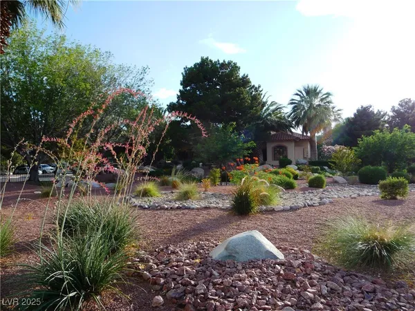 $1,599 | 4970 Black Bear Road, Unit 202, Las Vegas, NV 89149