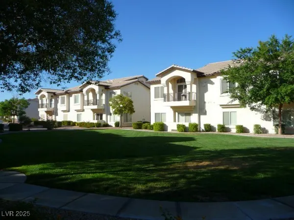 $1,599 | 4970 Black Bear Road, Unit 202, Las Vegas, NV 89149