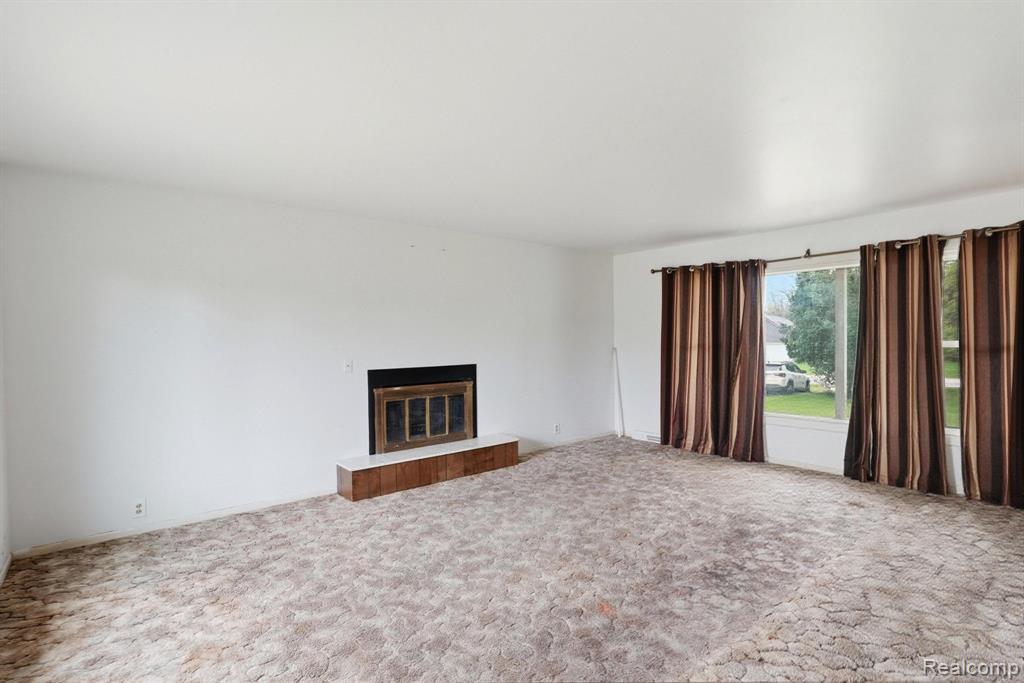 396 Plum Creek Road Lapeer, MI 48446 - Photo 6 of 41