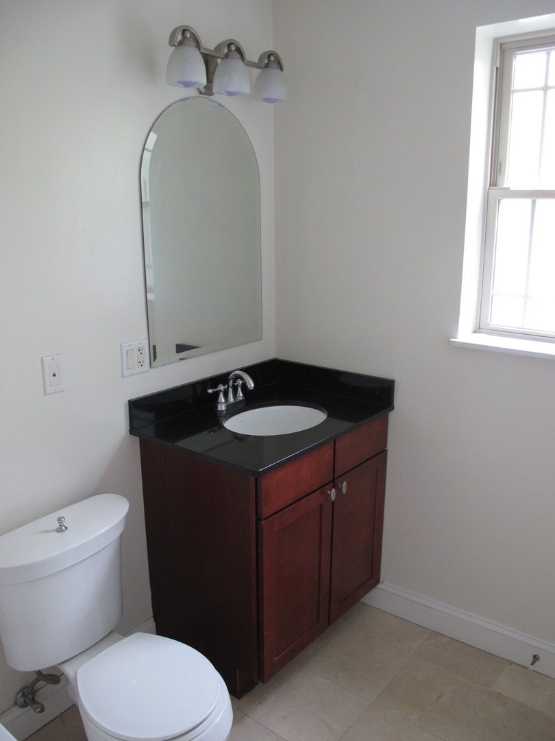 911 Maple Avenue, Unit 2N Evanston, IL 60202 - Photo 19 of 26