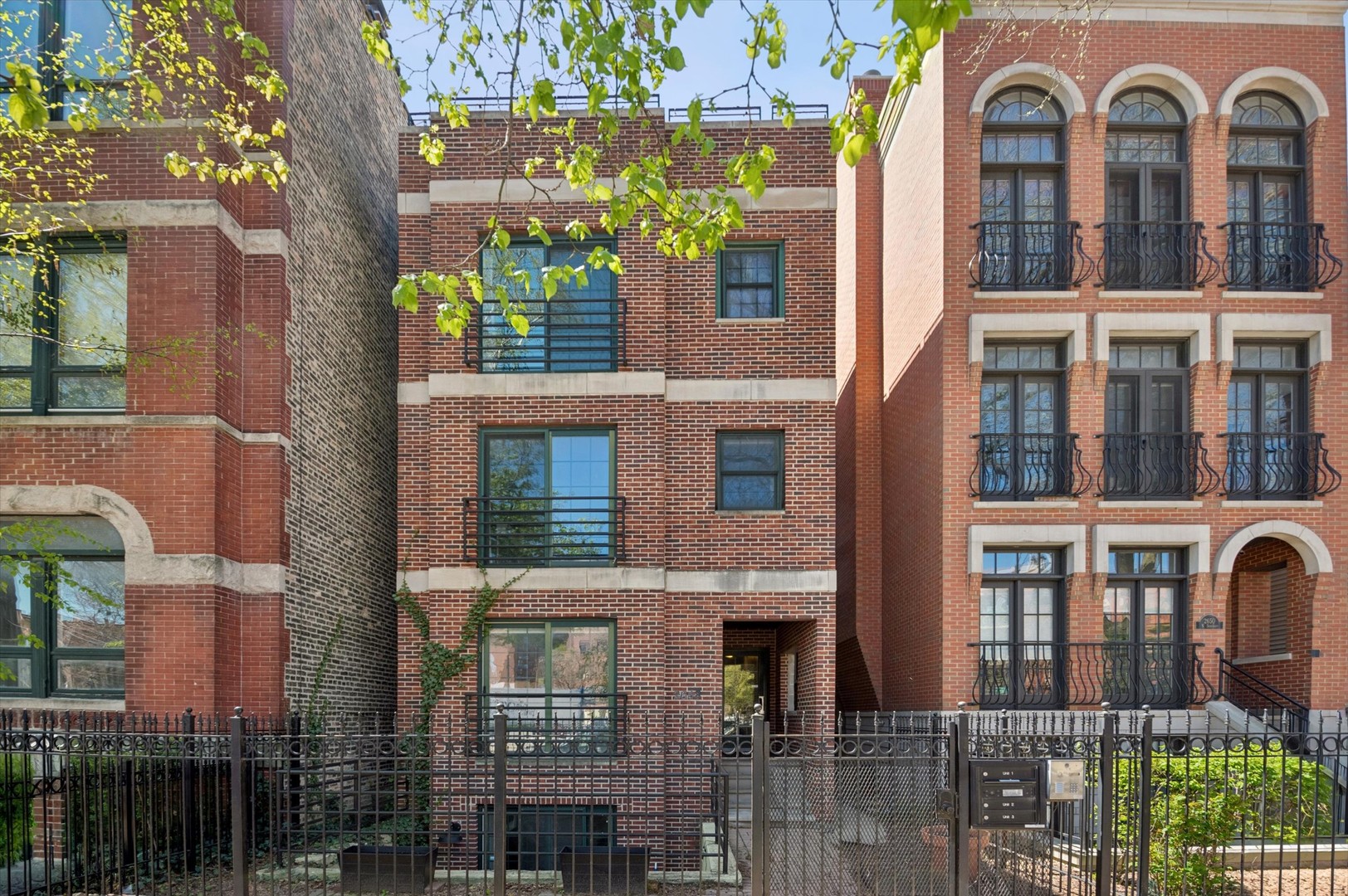 2648 North Seminary Avenue, Unit 2 Chicago, IL 60614 - Photo 1 of 20