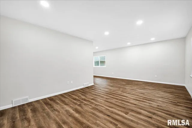 $159,900 | 2003 South Mahark Lane, Peoria, IL 61607