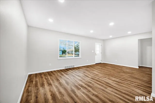 $159,900 | 2003 South Mahark Lane, Peoria, IL 61607