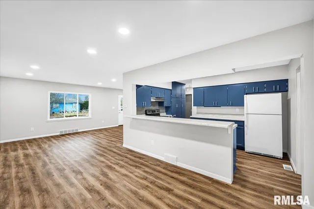 $159,900 | 2003 South Mahark Lane, Peoria, IL 61607