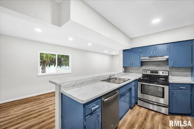 $159,900 | 2003 South Mahark Lane, Peoria, IL 61607