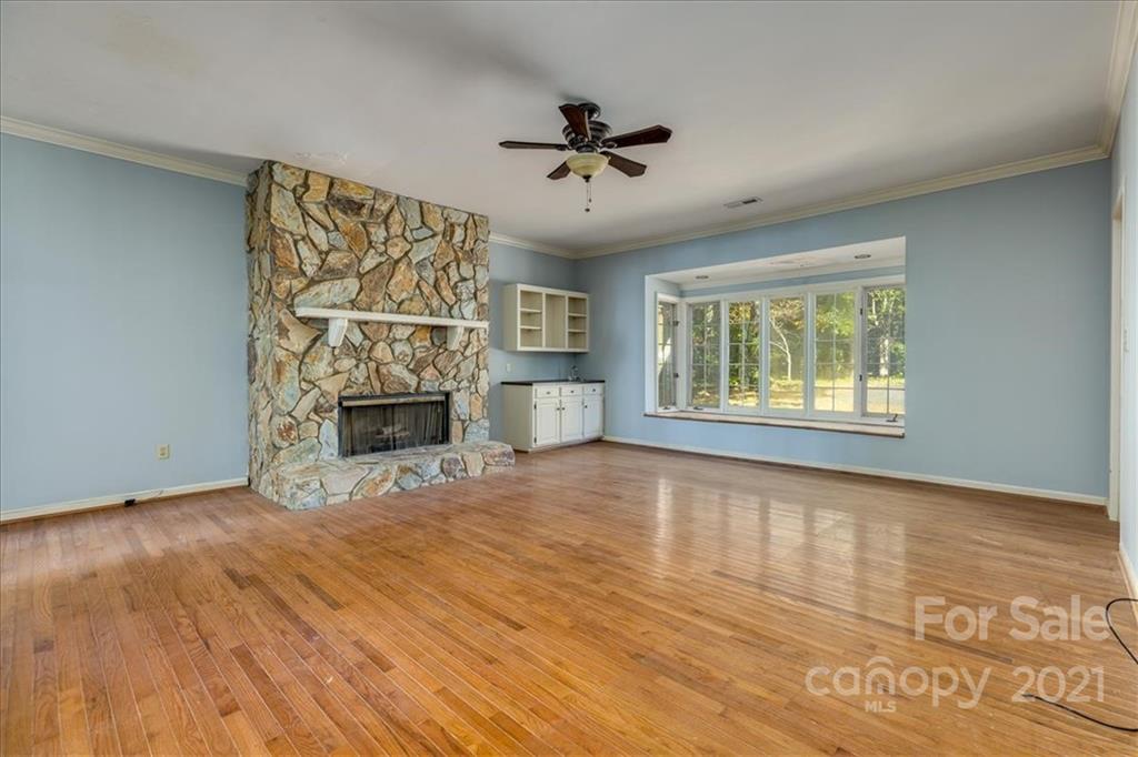 1 Commodore Point Road Lake Wylie, SC 29710 - Photo 14 of 48 Gallery Image 14