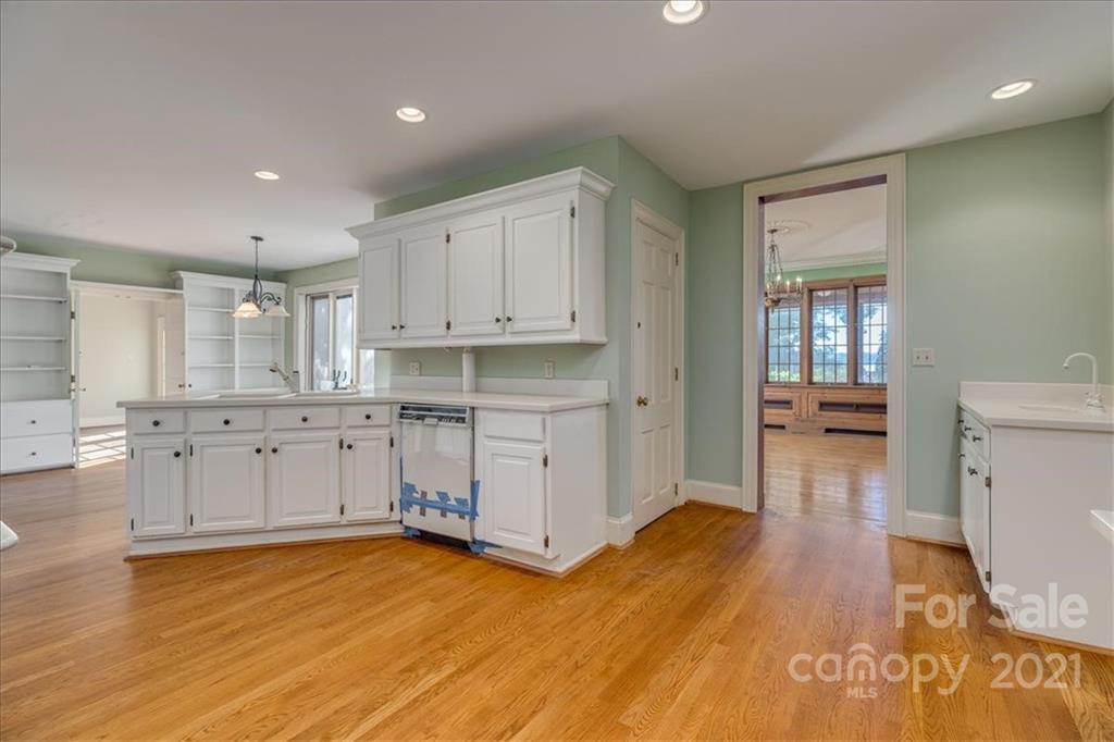 1 Commodore Point Road Lake Wylie, SC 29710 - Photo 22 of 48 Gallery Image 22
