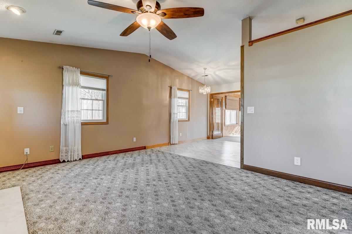 2908 Stokebridge Road Springfield, IL 62702 - Photo 3 of 27