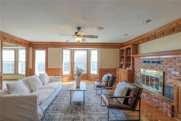 $359,900 | 1023 Southeast Timbercreek Lane, Lee's Summit, MO 64081