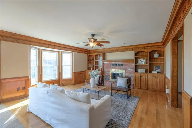 $389,900 | 1023 Southeast Timbercreek Lane, Lee's Summit, MO 64081