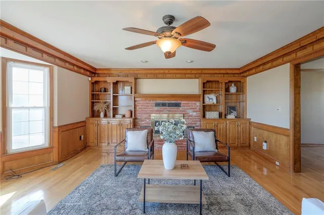 $389,900 | 1023 Southeast Timbercreek Lane, Lee's Summit, MO 64081