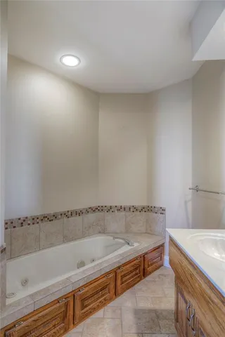 $389,900 | 1023 Southeast Timbercreek Lane, Lee's Summit, MO 64081