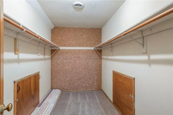 $359,900 | 1023 Southeast Timbercreek Lane, Lee's Summit, MO 64081