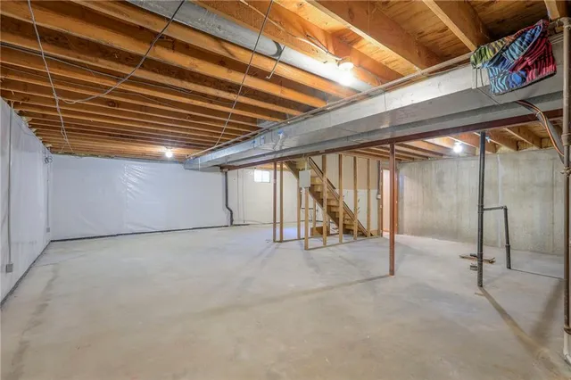 $389,900 | 1023 Southeast Timbercreek Lane, Lee's Summit, MO 64081