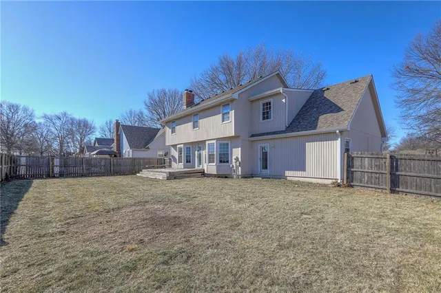 $389,900 | 1023 Southeast Timbercreek Lane, Lee's Summit, MO 64081