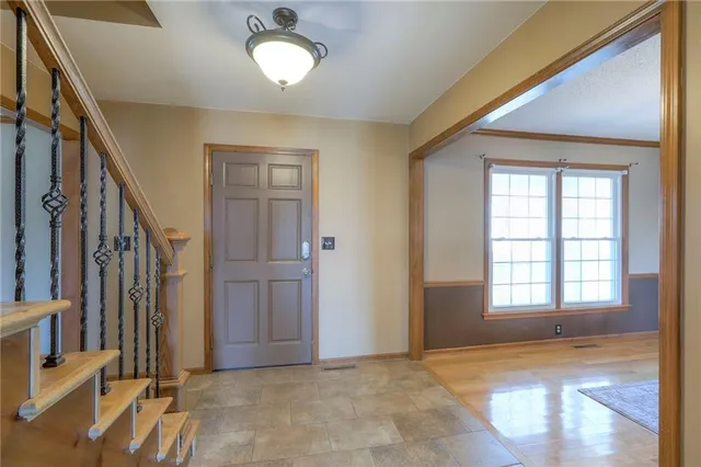 $389,900 | 1023 Southeast Timbercreek Lane, Lee's Summit, MO 64081