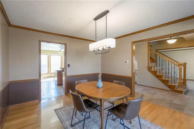 $389,900 | 1023 Southeast Timbercreek Lane, Lee's Summit, MO 64081