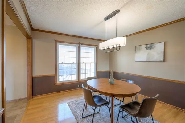 $359,900 | 1023 Southeast Timbercreek Lane, Lee's Summit, MO 64081