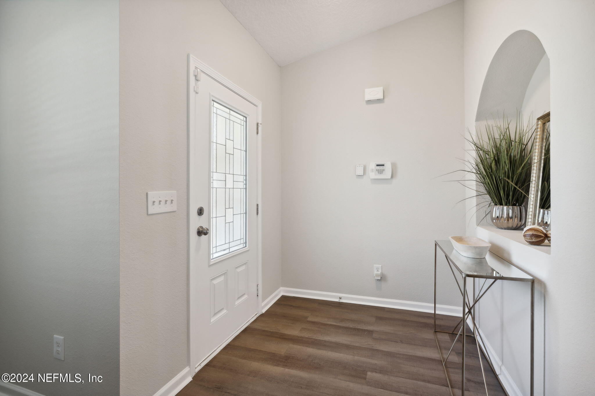 5784 Royalty Road Jacksonville, FL 32254 - Photo 8 of 54 Foyer