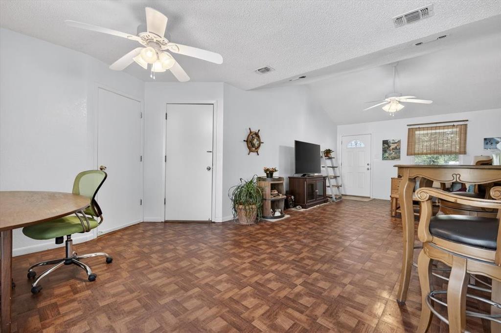 1706 Hitching Post Road Granbury, TX 76049 - Photo 10 of 40