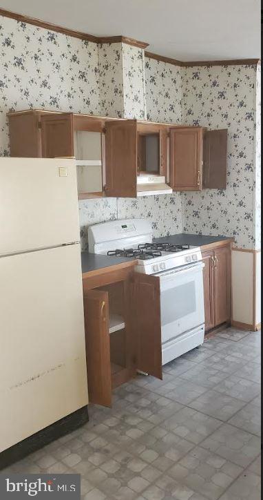 15 Woods End Road Dover, DE 19901 - Photo 11 of 13 Center kitchen island