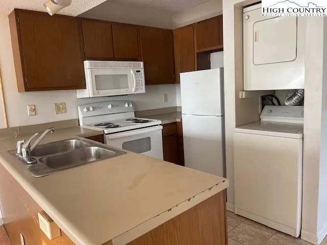 $260,000 | 229 East King Street, Unit 27, Boone, NC 28607