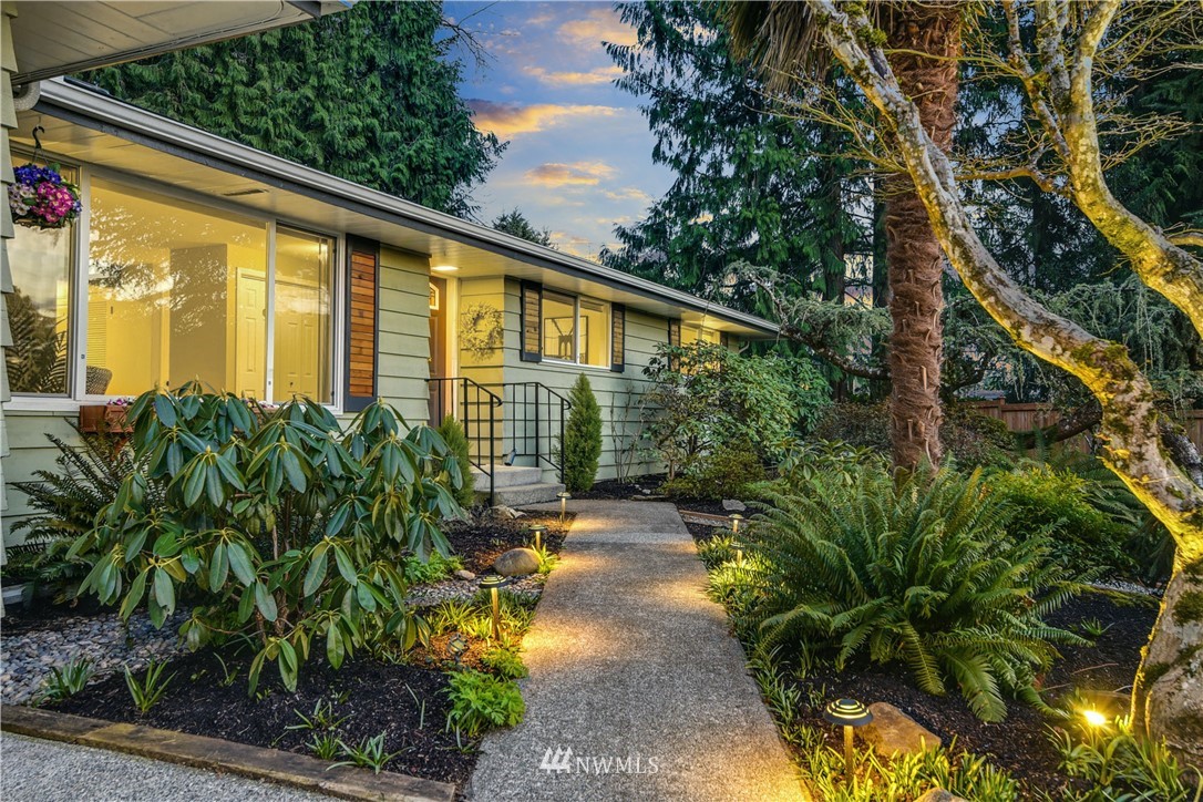 14827 Southeast 111th Place Renton, WA 98059 - Photo 2 of 26